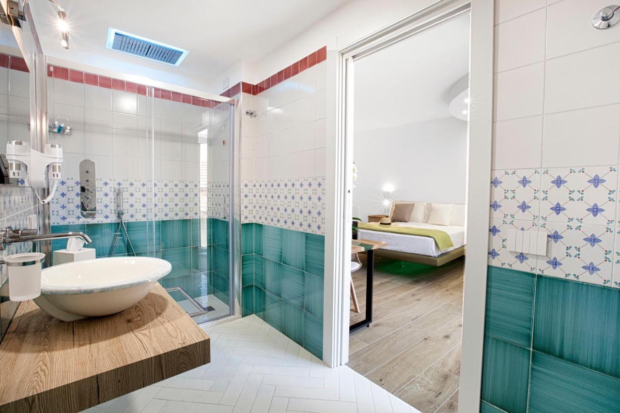 Yourhome - Lidia Rooms & Suites Соренто Екстериор снимка