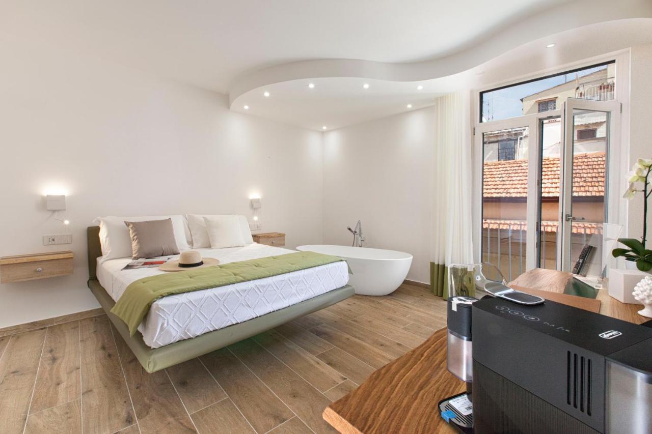 Yourhome - Lidia Rooms & Suites Соренто Екстериор снимка