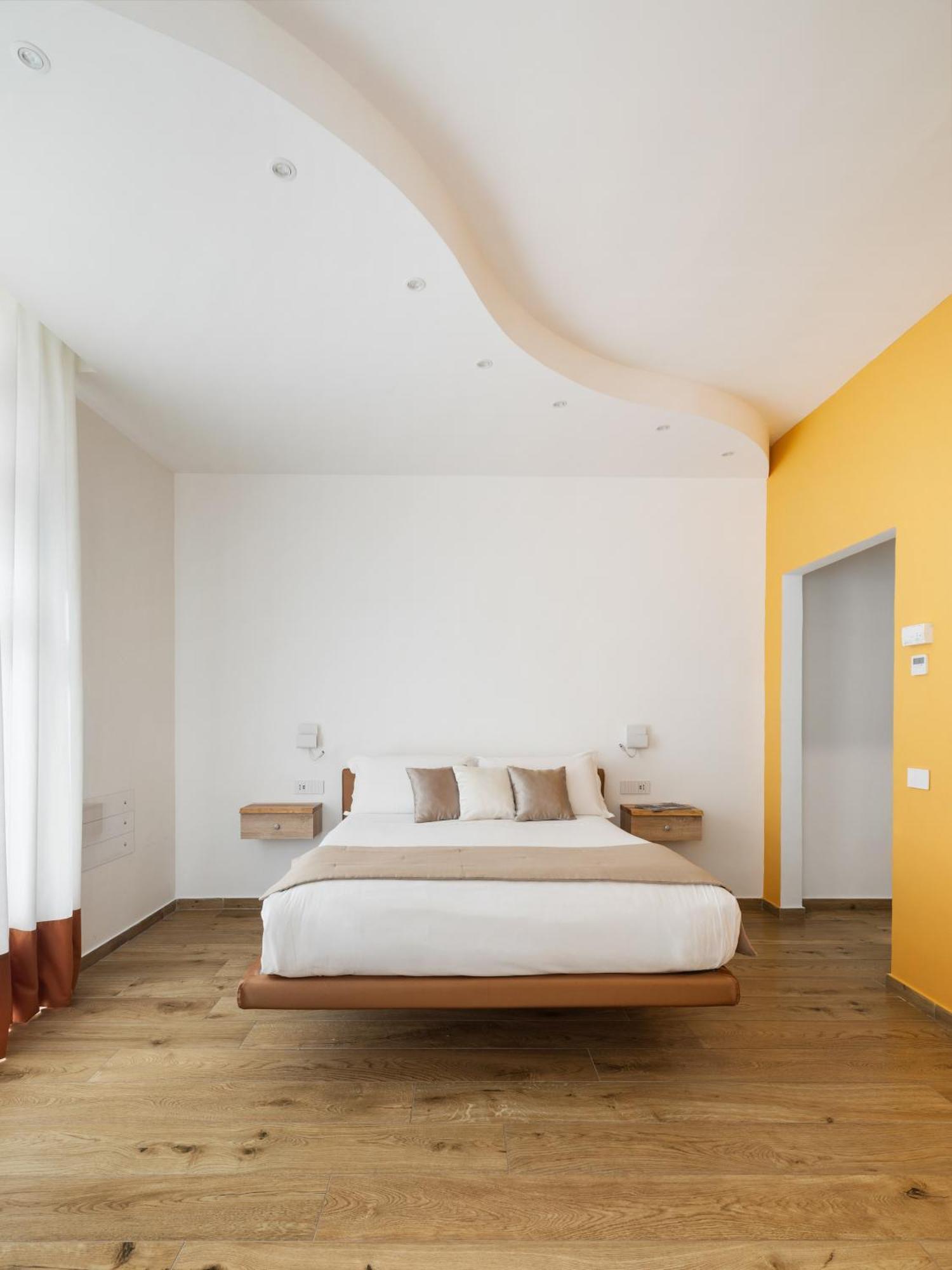 Yourhome - Lidia Rooms & Suites Соренто Екстериор снимка