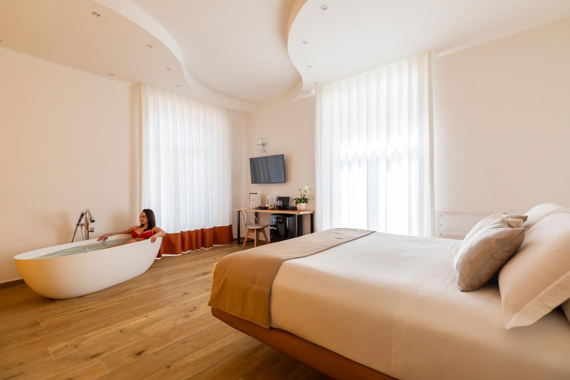 Yourhome - Lidia Rooms & Suites Соренто Екстериор снимка