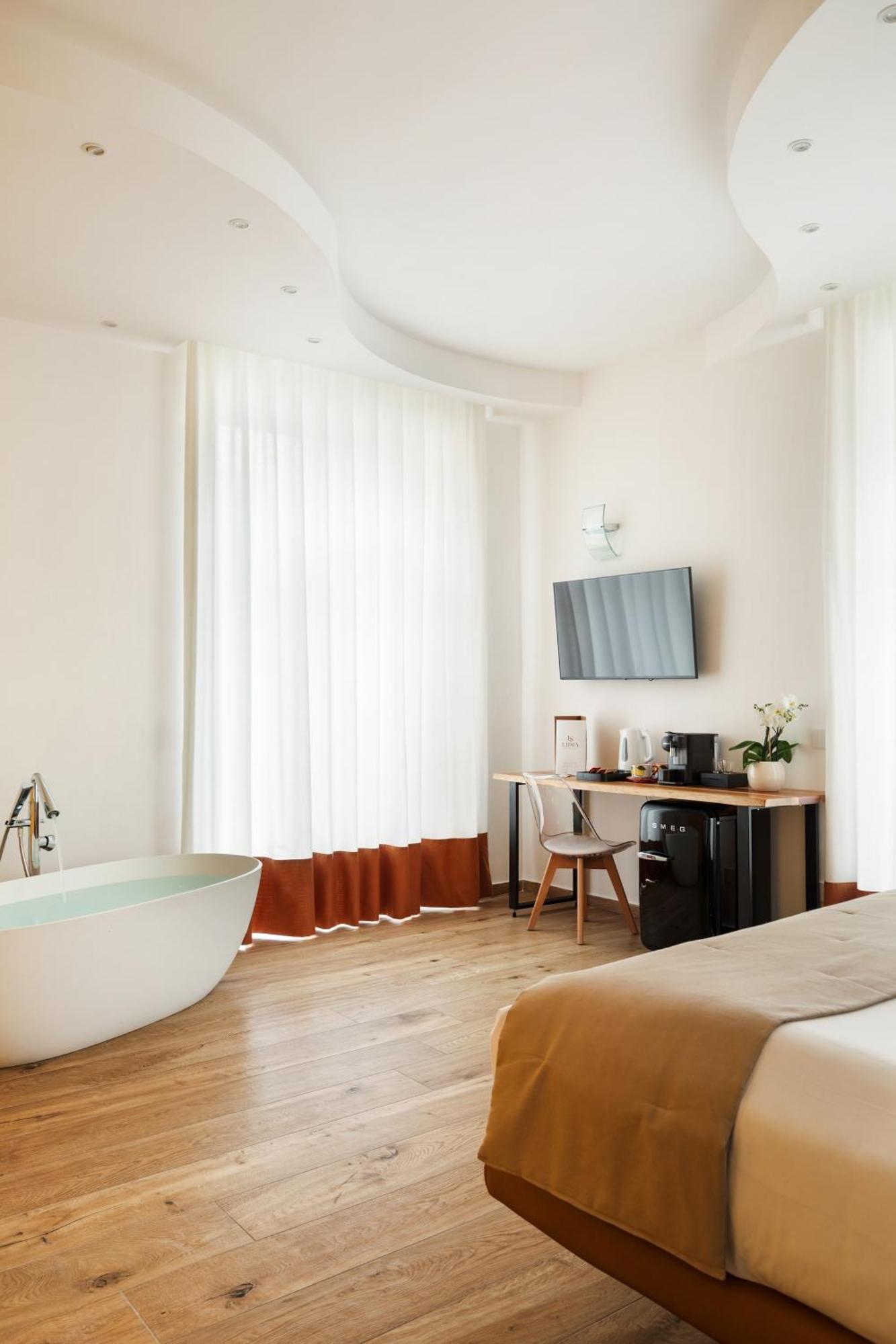 Yourhome - Lidia Rooms & Suites Соренто Екстериор снимка