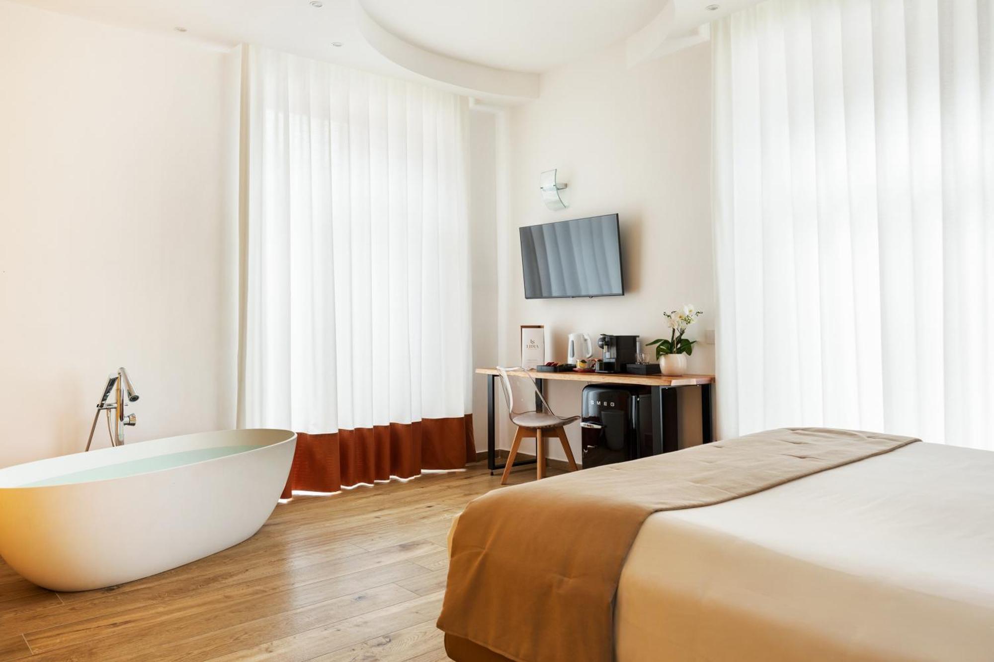 Yourhome - Lidia Rooms & Suites Соренто Екстериор снимка